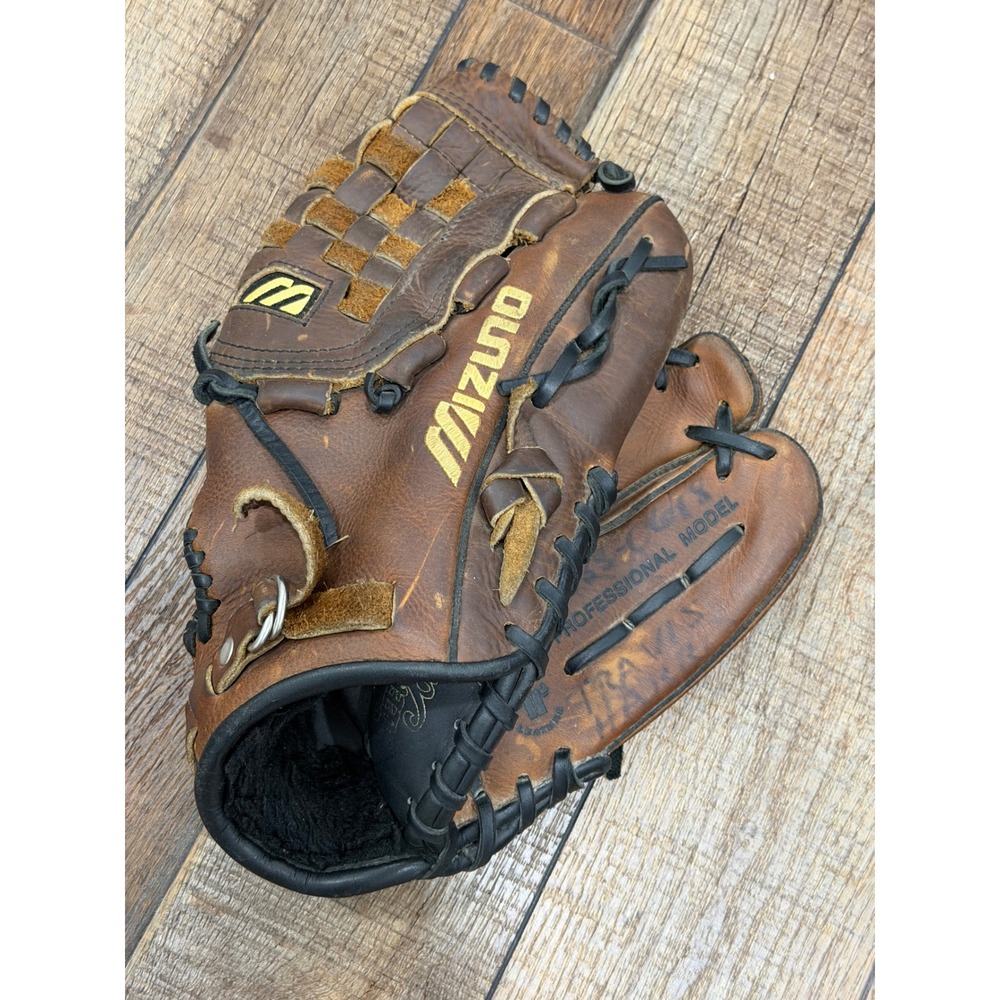 Mizuno Broken In Soft Great Condition Baseball Glove 11.5 Brown MVT 1150 RHT